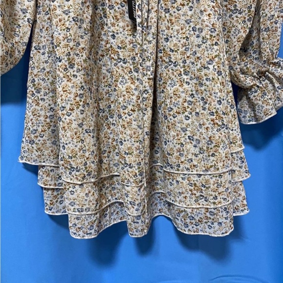 Prettylittlething dress
Size 6
Super cute
New - Picture 3 of 11